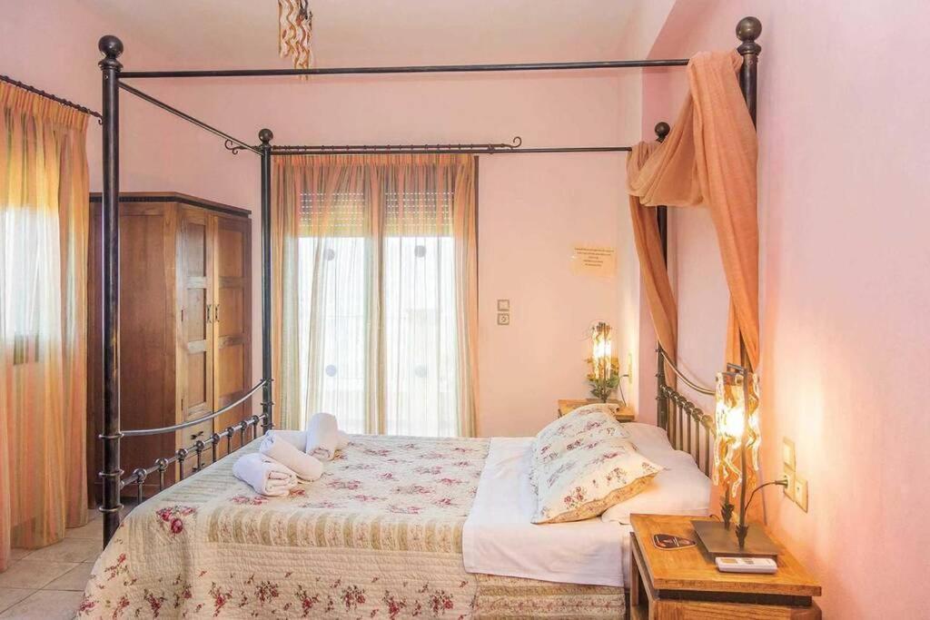 Villa Ouranos In Pefkias 스코펠로스 타운 외부 사진